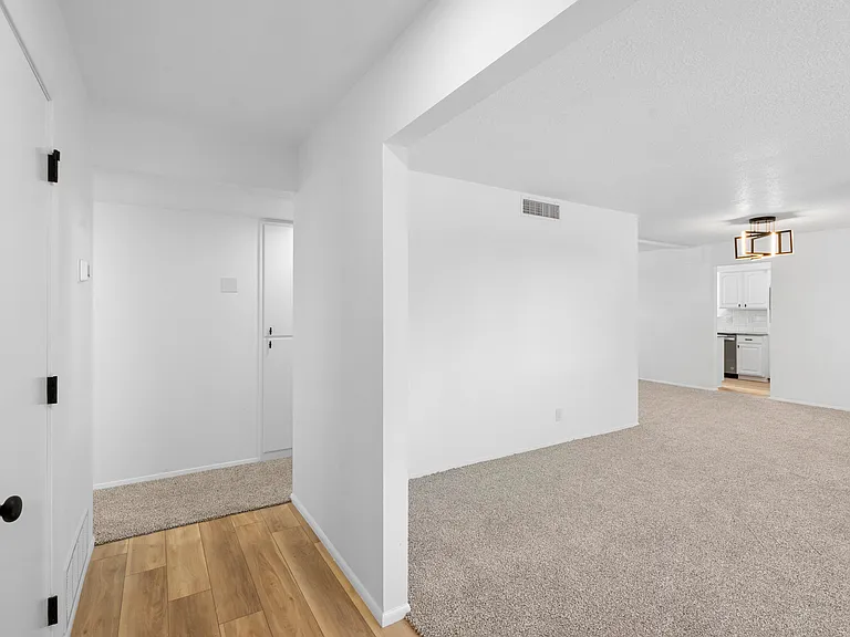 6321 Leslie Pl NE — Photo 7