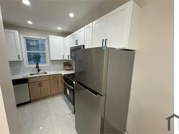 44 11th Ave W #3, Newark, NJ 07107