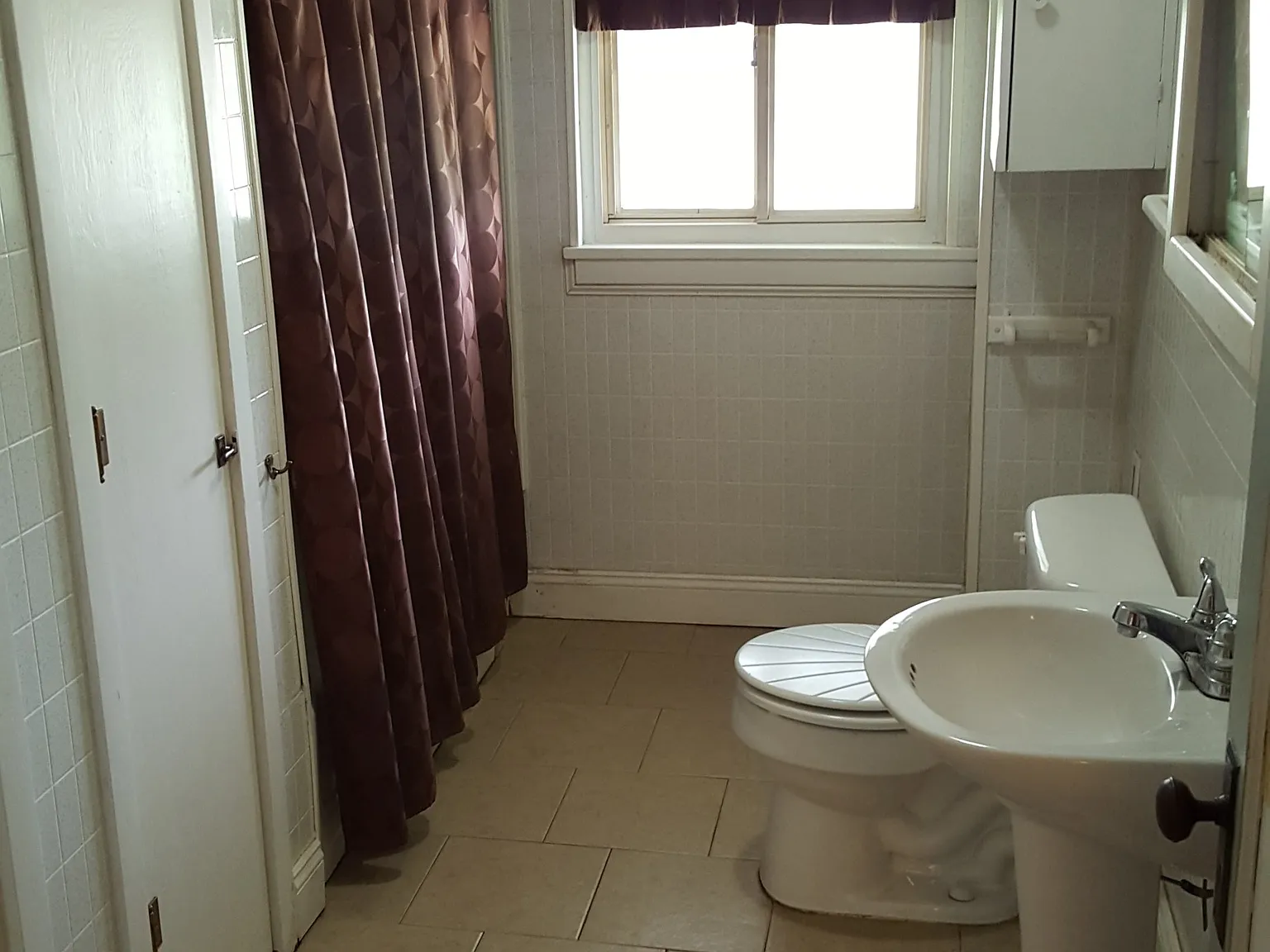 2 bed, 1000 sqft, $1,600 — Photo 2