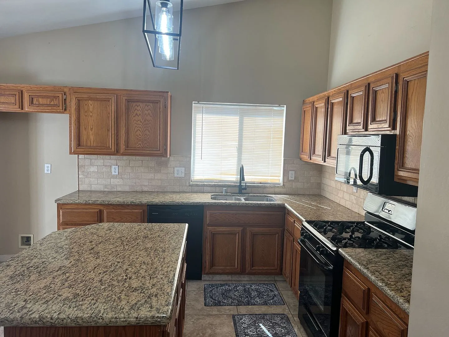 Coming Soon! Gorgeous NW 4 Bedroom 2 Bath Home! — Photo 4