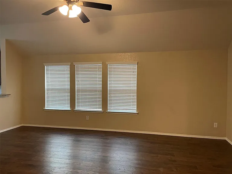 9320 Jerico Dr — Photo 5