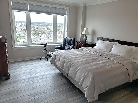 4th image of 100 Harborview Dr Unit 1508