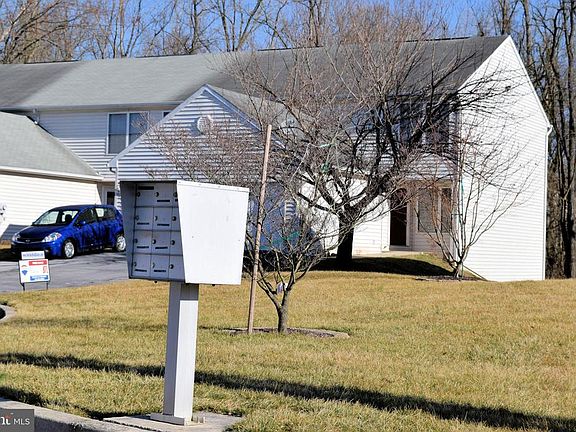 3rd image of 9143 Joyce Ln