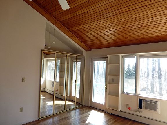 Master Bedroom - Main Level