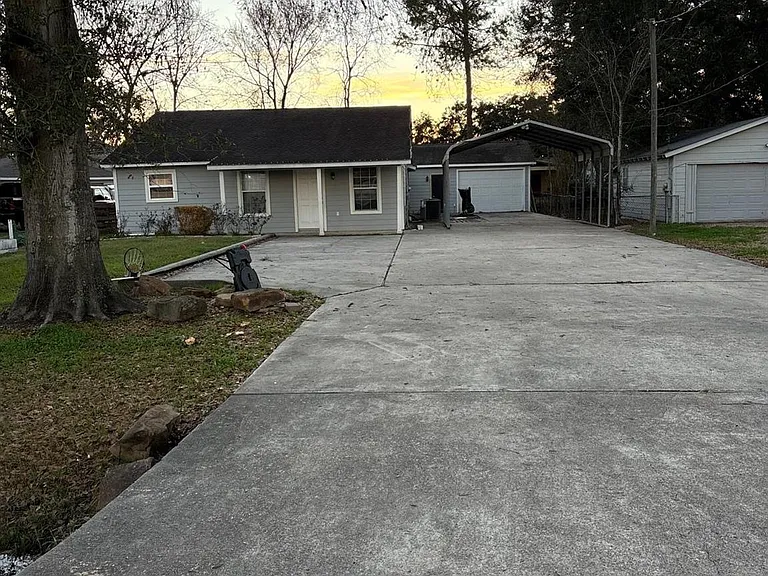 3331 Longhorn Dr — Photo 1