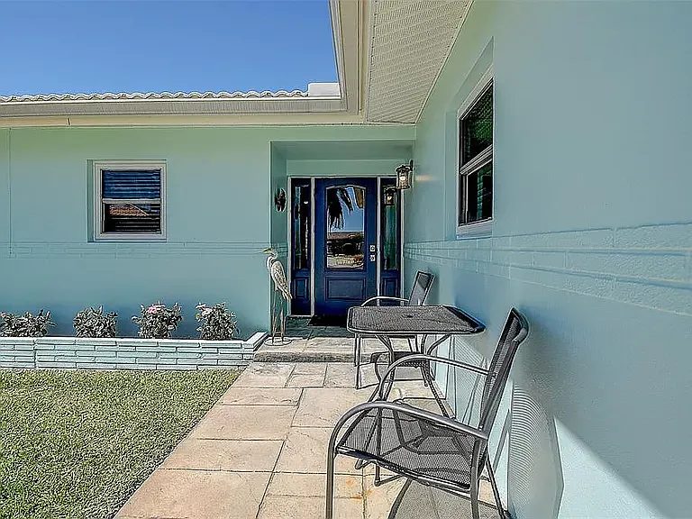 Building Photo - 2800 E Vina Del Mar Blvd