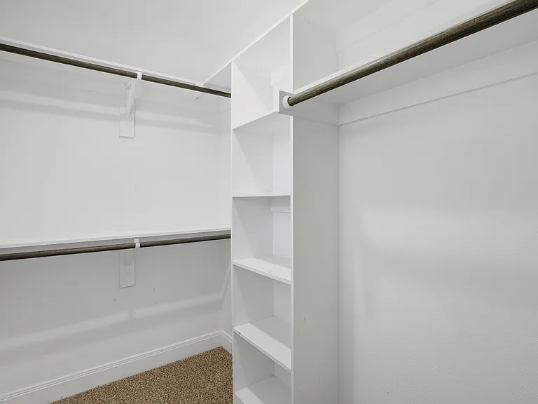 1022 W Shepherd St — Photo 20