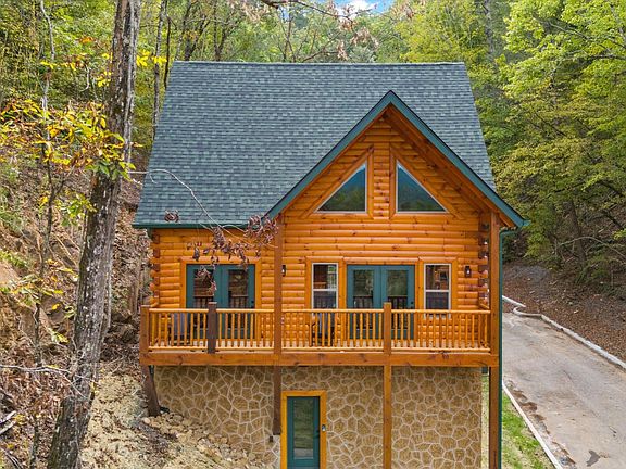 3rd image of 2115 Valley Creek Way