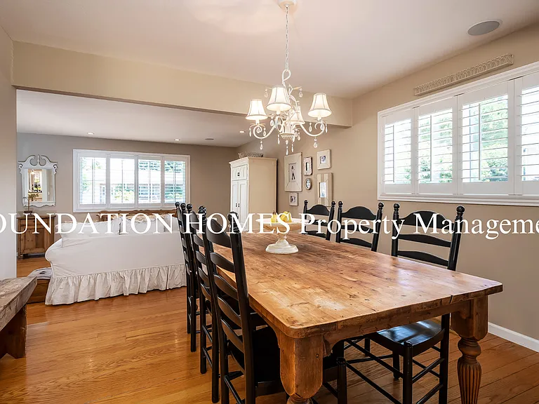 32 Devonshire Dr — Photo 3