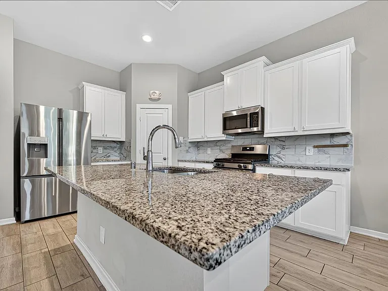 2134 Bluegrass Ln — Photo 9