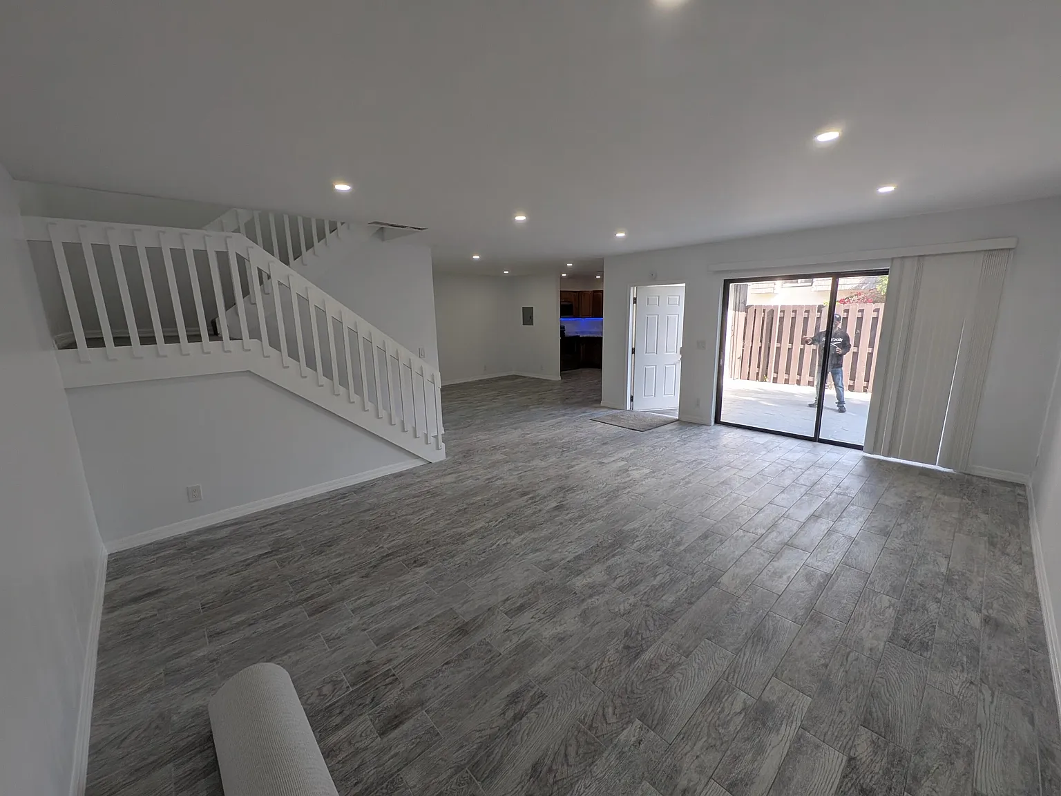 3 bed, 2.5 bath, 2682 sqft, $2,725 — Photo 3