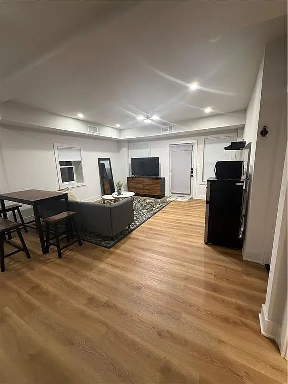 1 bed, 1.0 bath, 1000 sqft, $1,500 — Photo 4