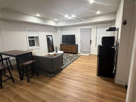 4th image of 2342 Suncrest Ln NE