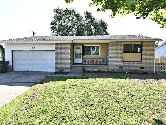 3rd image of 1505 E Jones Ave