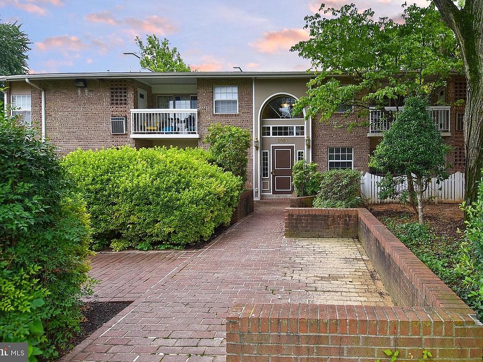 1st image of 1952 Kennedy Dr APT 104