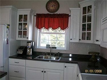 4th image of 316 N Water St