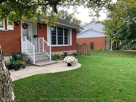 2nd image of 19 Maplegate Rd