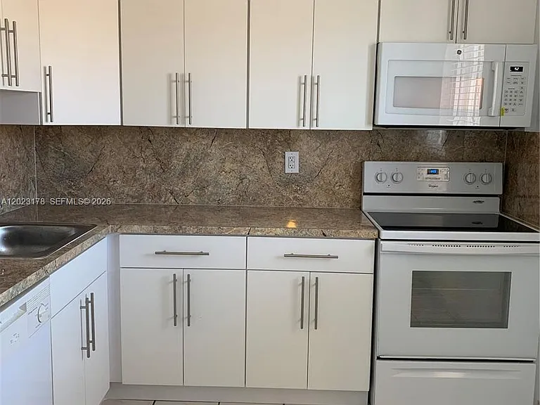 7703 Camino Real #A-405 — Photo 10