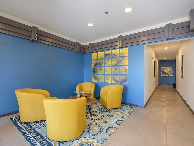 Daniels Apartments — Photo 22