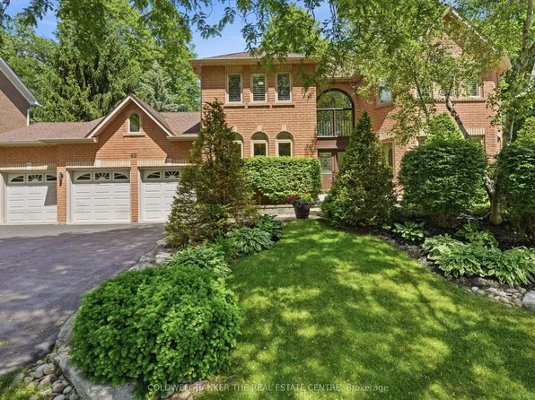 49 Falling Leaf Ct, Aurora, ON L4G 6K6