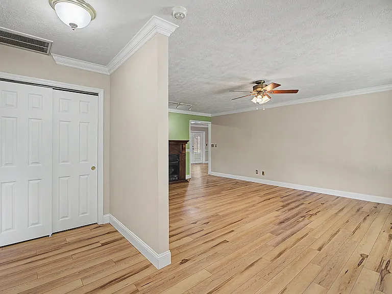 2205 Tampico Trl — Photo 8
