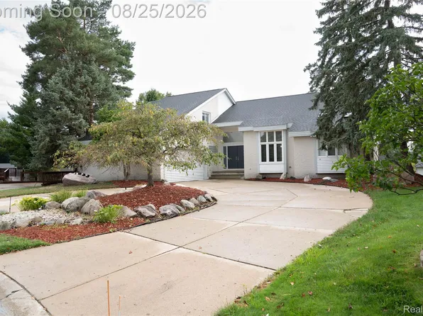 31033 Evergreen Ct, Farmington Hills, MI 48331