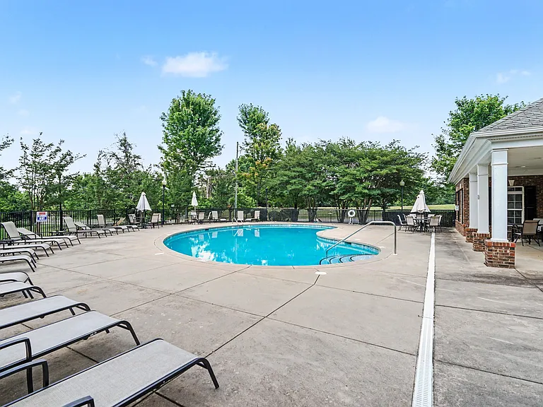 10420 Benfield Rd — Photo 34