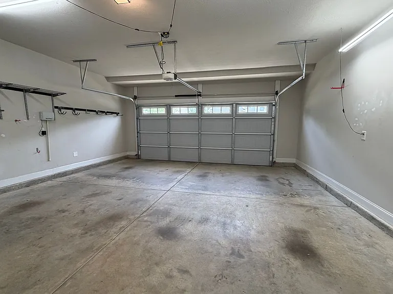 1008 Swan Ct — Photo 37
