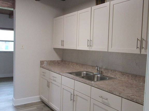 5th image of 356 Elsie Ave