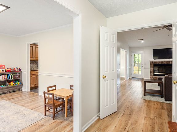 3rd image of 6509 Georgian Way