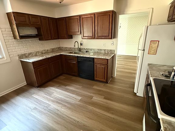 3rd image of 1734 Mayfair Pl