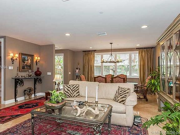 3rd image of 728 NE 15th Ave #728