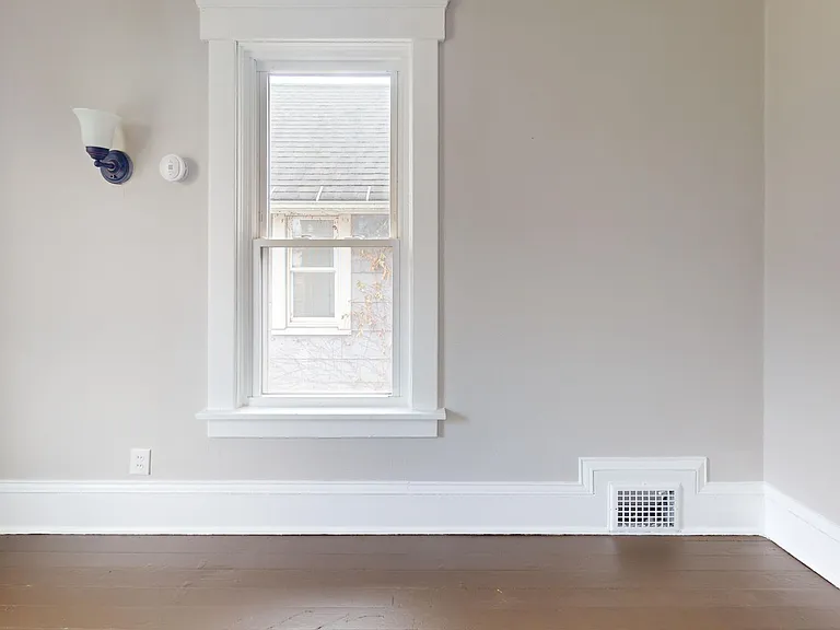1021 Rex Ave NE — Photo 7
