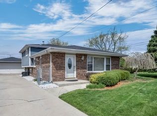 8348 Sayre Ave, Burbank, IL