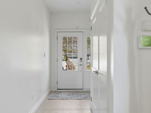 3rd image of 31 Ferris Rd