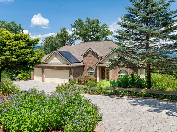 28 Clear Vista Dr, Asheville, NC 28805