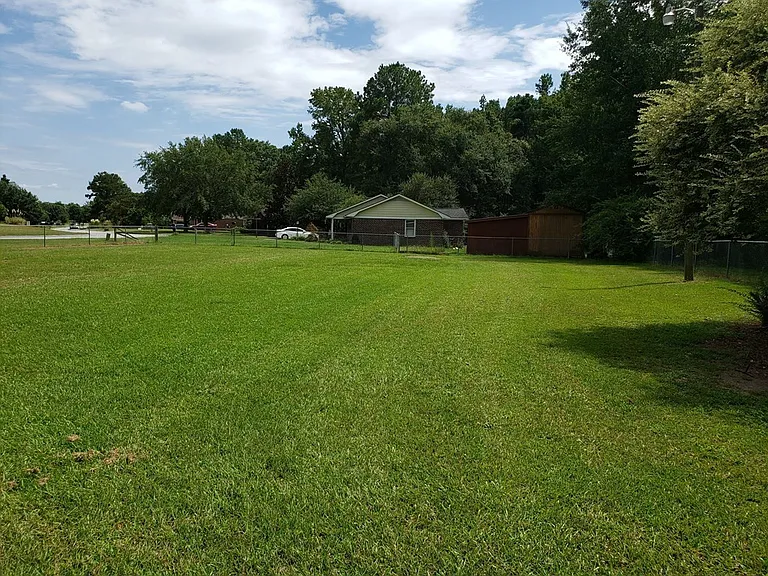 5050 Queen Chapel Rd — Photo 3