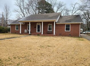 111 S Van Buren St, Dewitt, AR 72042