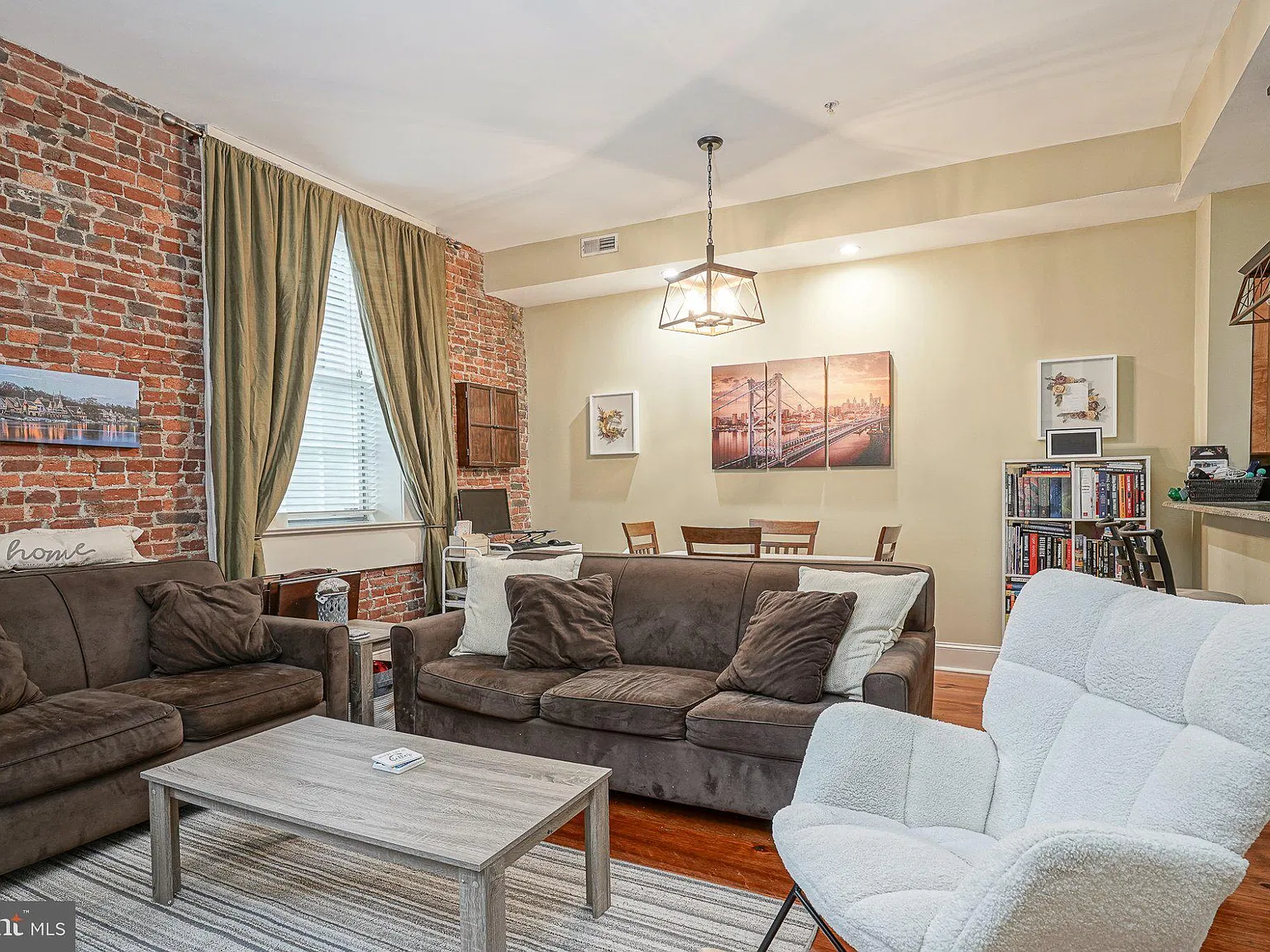 1 bed, 1.0 bath, 870 sqft, $2,300 — Photo 3
