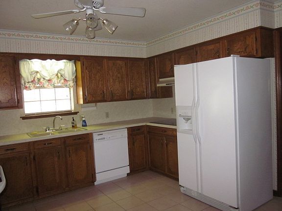 3rd image of 116 Park Blvd