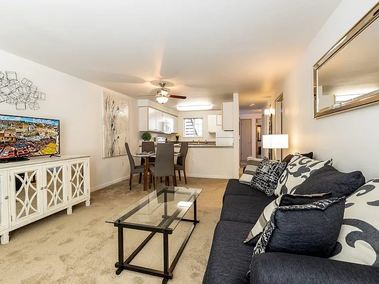 Creekside at Tanasbourne Apartments — Photo 3