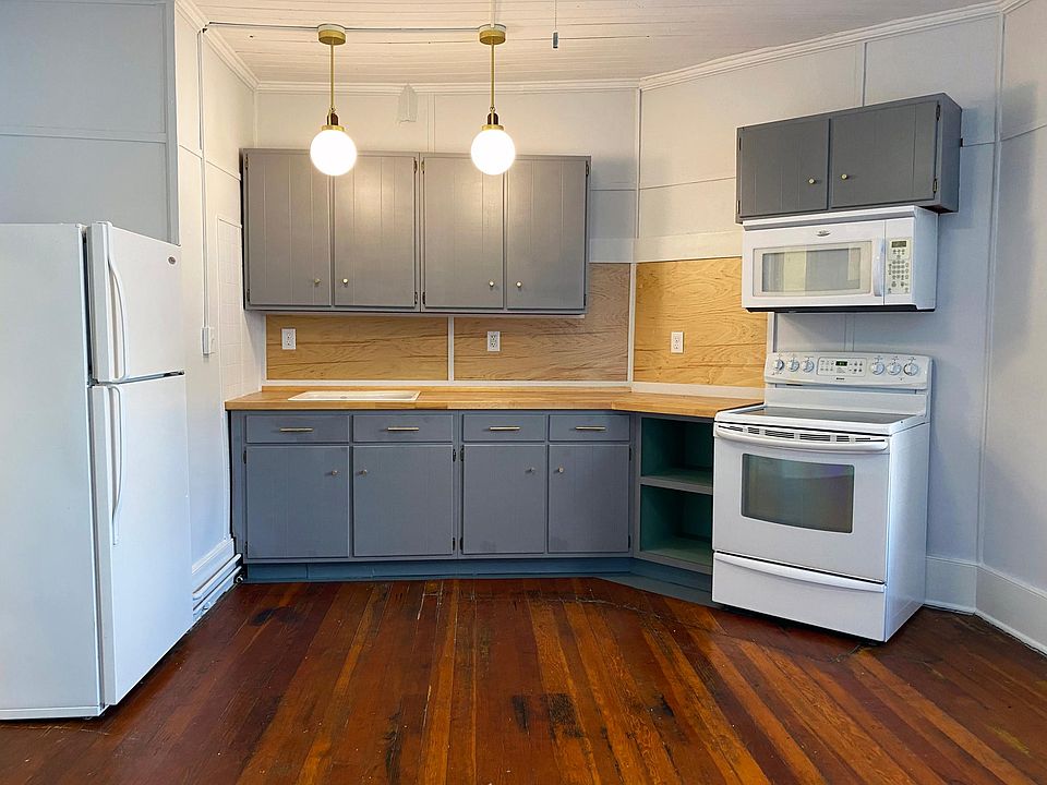 Newly updated kitchen.