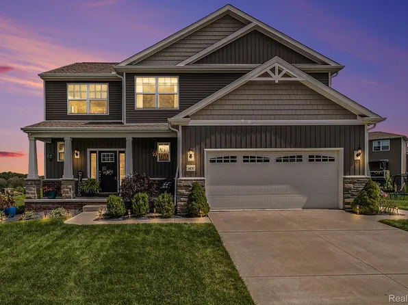 1400 Bluff Dr, Howell, MI 48843