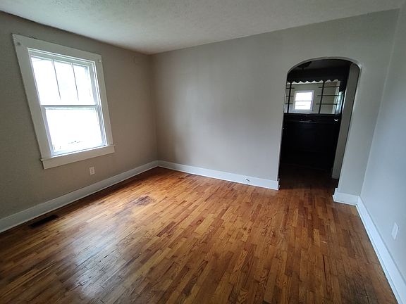 5th image of 809 Cline St #1/2