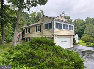 624 W Wayne Ave, Wayne, PA 19087