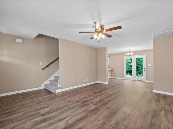 1197 Cottonwood Dr, Clarksville, TN 37040