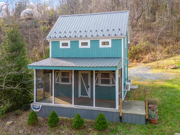 100 Forks Of Buffalo Dr, Amherst, VA 24521