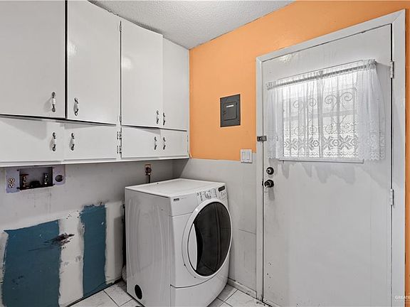 5th image of 301 N 41st St