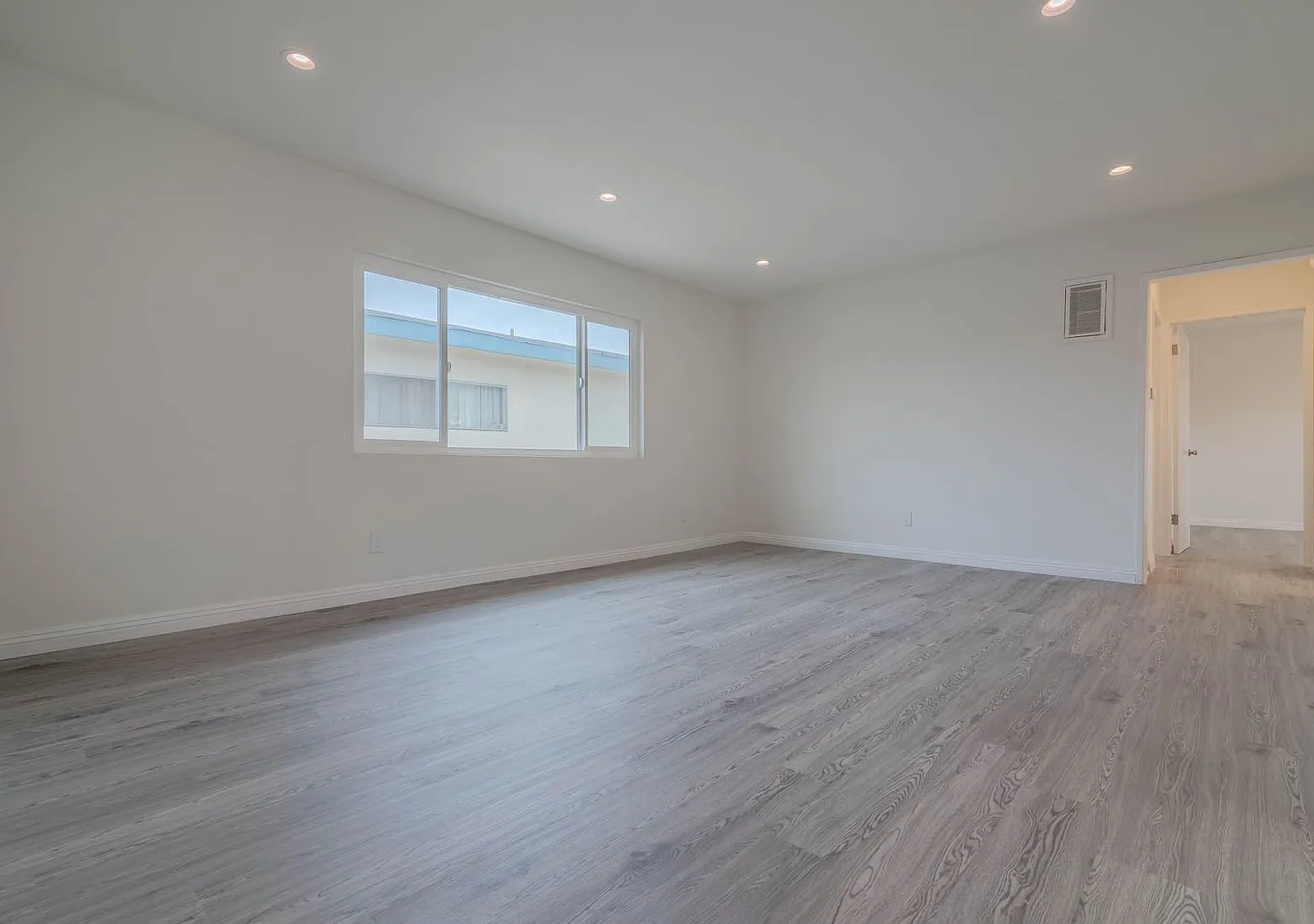 919 S Flower St — Photo 1