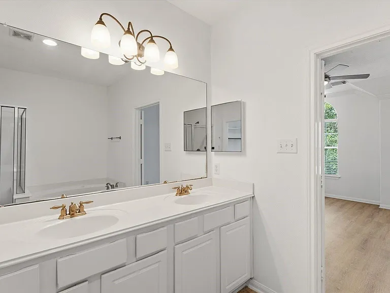 15 Benedict Canyon Loop — Photo 20